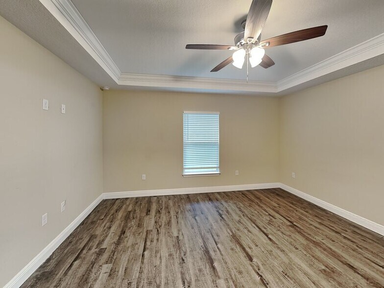 Building Photo - 904 W Rum Pl