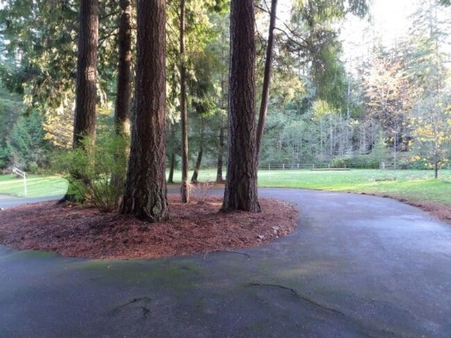 Building Photo - GREAT NEW PRICE! Gorgeous 6-Bedroom Home on 5 Acres with Tons of Privacy in Issaquah!!