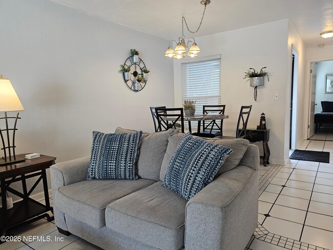 Building Photo - 4302 Seagate Ln N