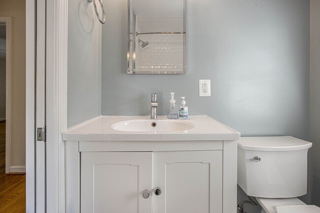 Building Photo - 2509 Crest Ave