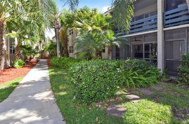 Building Photo - 5276 NE 6th Ave