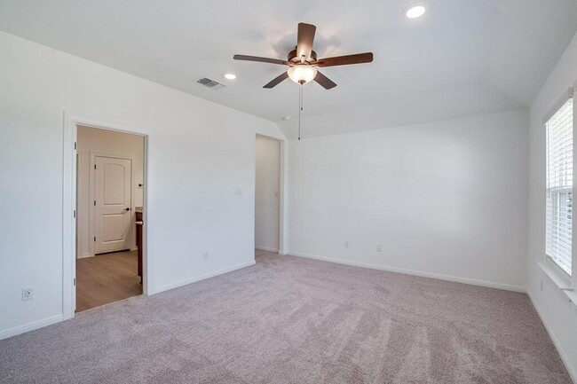 Building Photo - 429 Foresail Rd