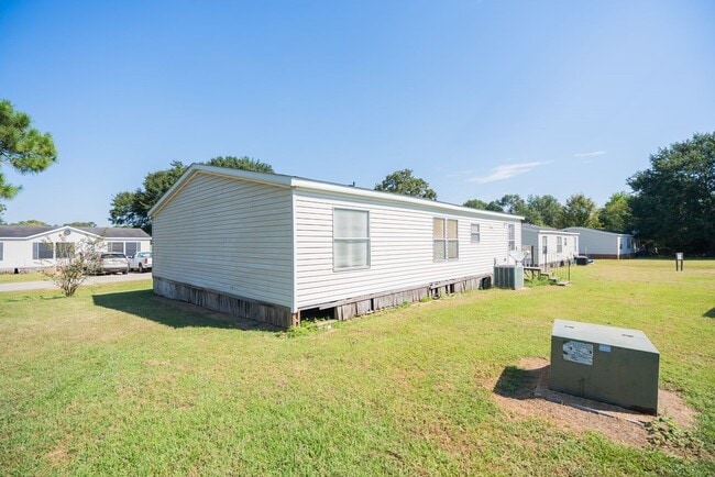 Building Photo - 30620 Vilma Ln