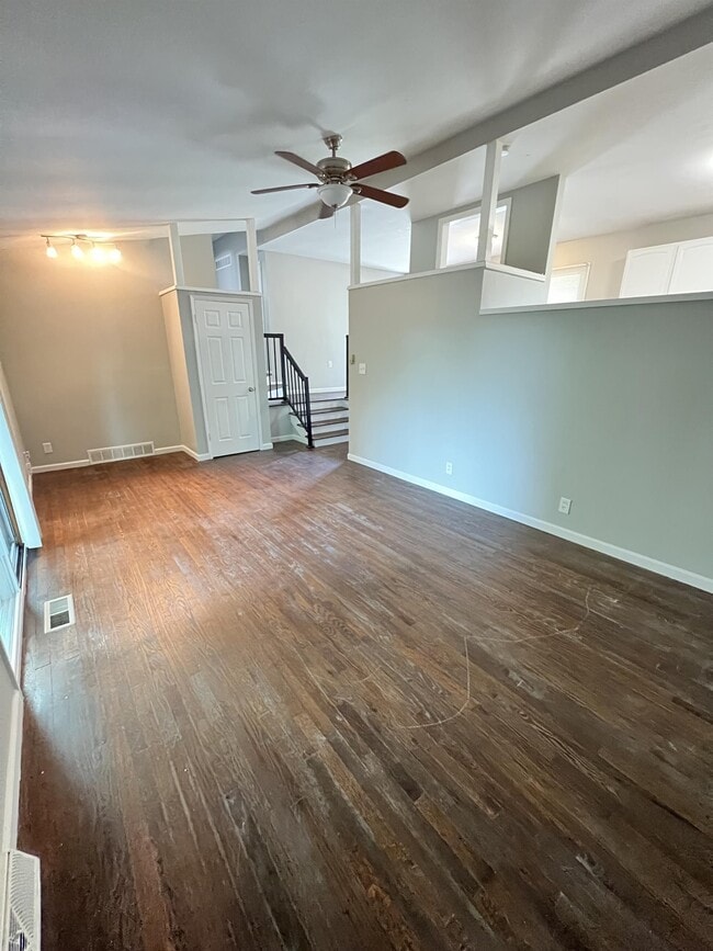 Building Photo - 5358 N Palmer Ave