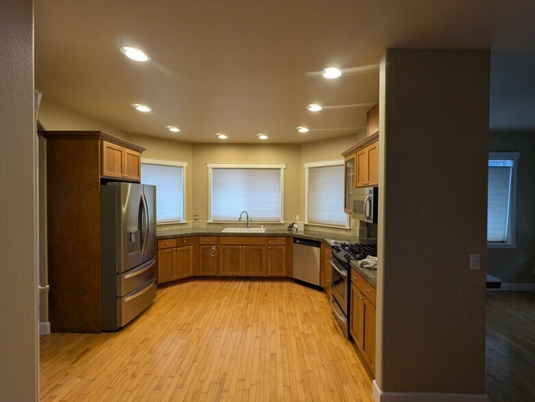 Kitchen - 9535 Piperhill Dr SE