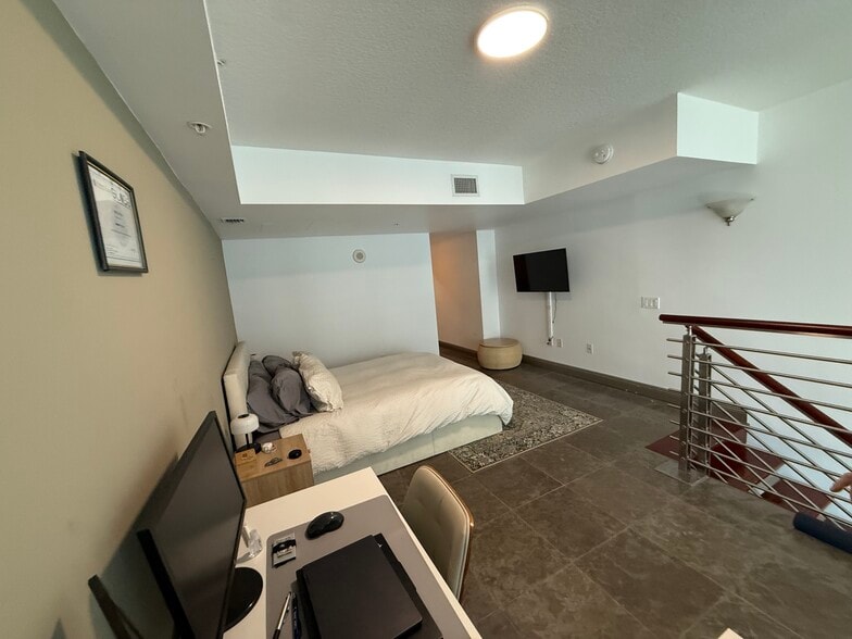 Building Photo - 31 SE 5th St