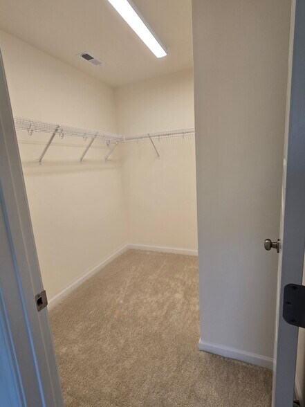 Building Photo - 1427 Goldsboro Ave