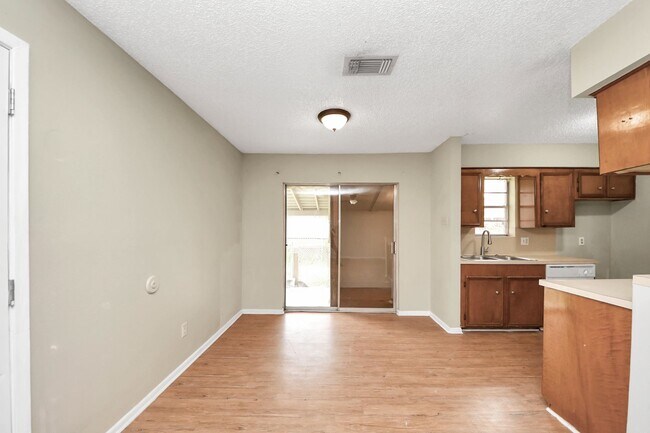 Building Photo - 1006 Perry St