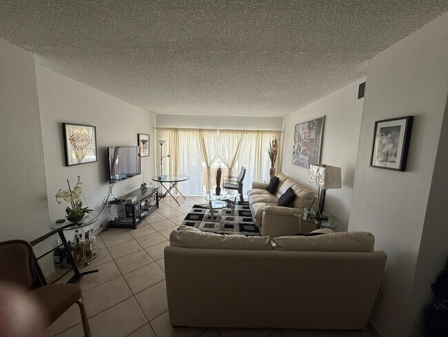 Building Photo - 1950 S Ocean Dr