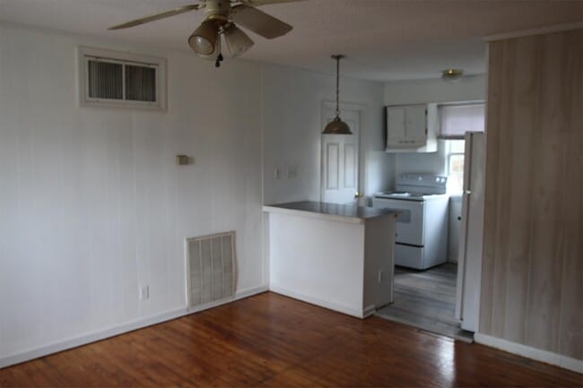 Building Photo - 607 Florence Dr