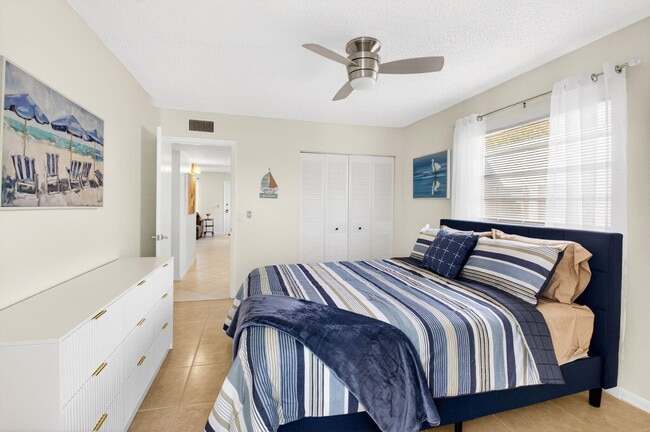 Building Photo - 173 Flanders C