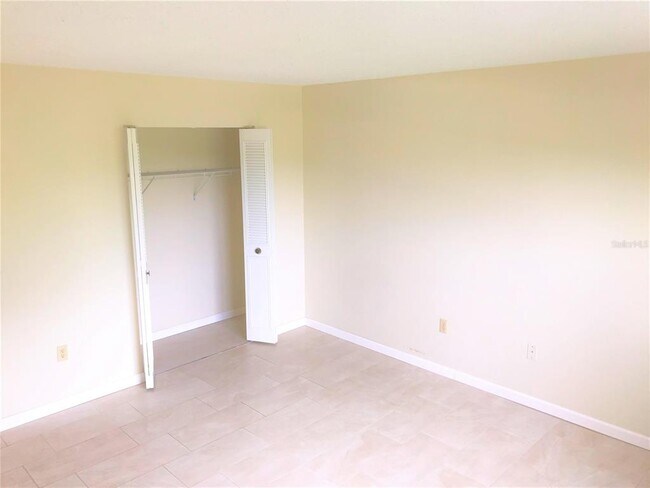 Building Photo - 4210 Ironwood Cir