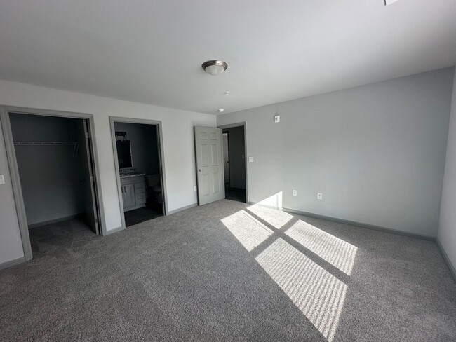 Building Photo - Brand-New 3-Bedroom Condo  – Walk to MARTA!