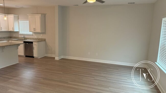 Building Photo - 264 Marron Wy