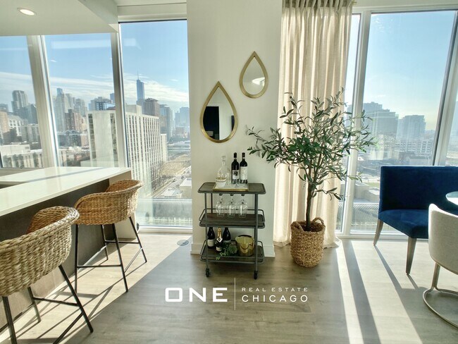 Building Photo - 204 W Hill Unit 7