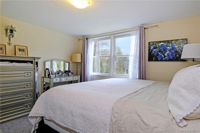 Building Photo - 38 Shadow Ln