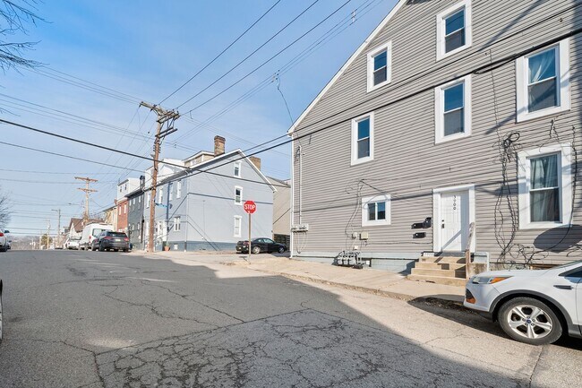 Building Photo - 3900 Howley St