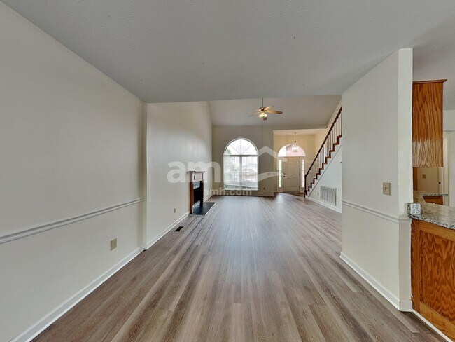 Building Photo - 129 Candle Woods Dr