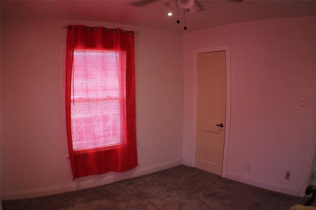 Building Photo - 7014 Fairway Dr