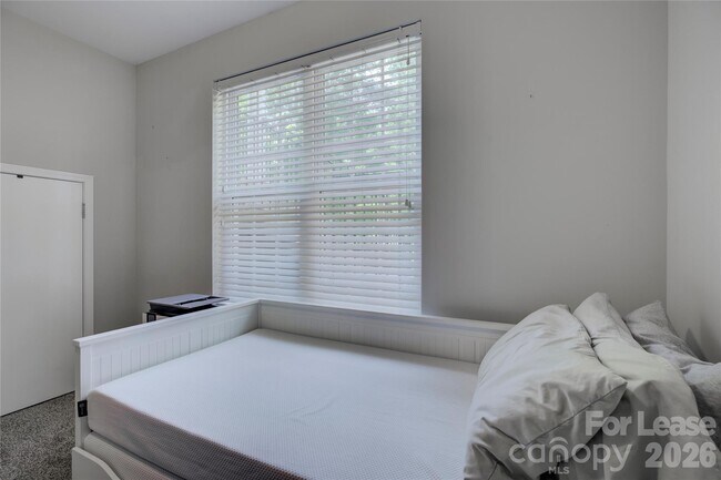 Building Photo - 629 6th Baxter Crossing