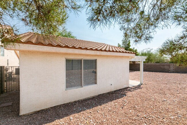 Building Photo - Charming 3-Bedroom Single-Story Home in Elkhorn!