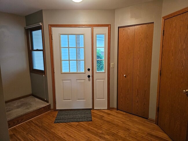 Building Photo - 2017 Thornwood Cir