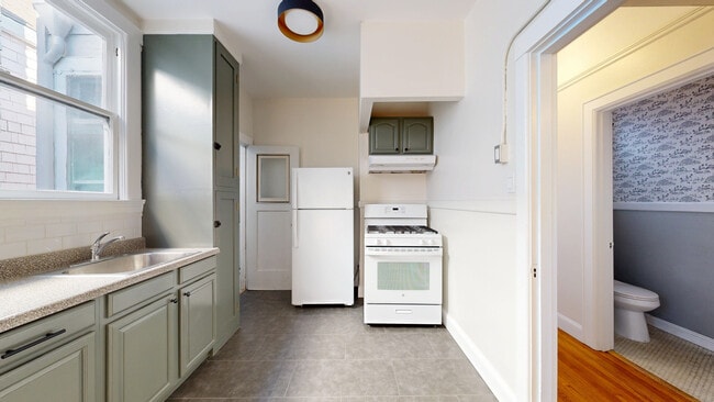 Building Photo - 285 Bartlett St