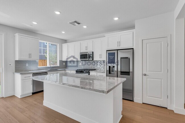 Building Photo - 7268 Wishwood Pl