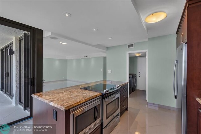 Building Photo - 936 Intracoastal Dr