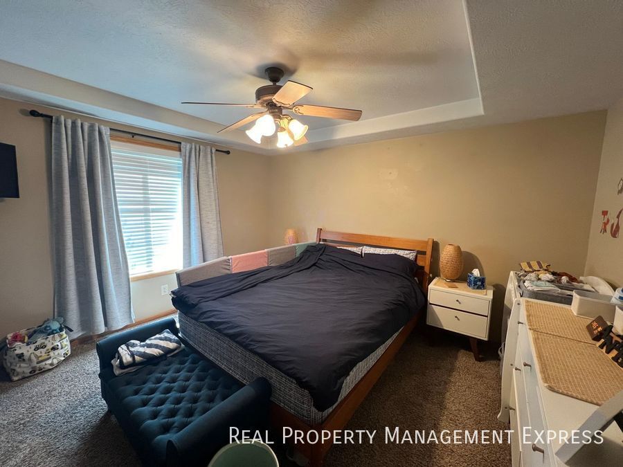 Building Photo - Spacious 5-Bedroom Gem with Open Concept &...