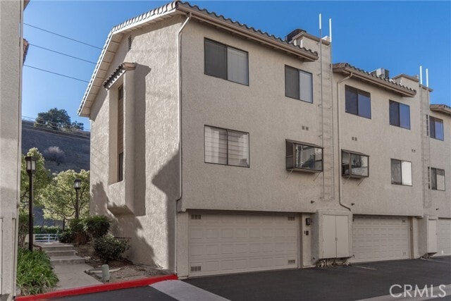 Building Photo - 5360 Las Virgenes Rd