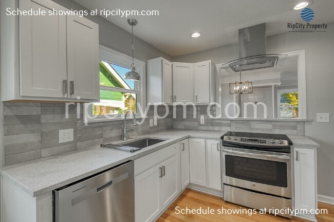 Building Photo - 2521 SE 64th Ave