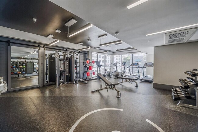 Building Photo - 315 J St