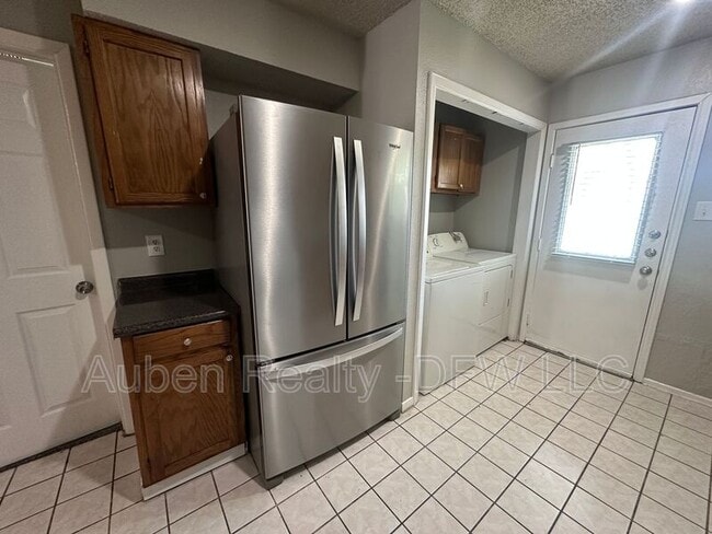 Building Photo - 1021 Vera Ct