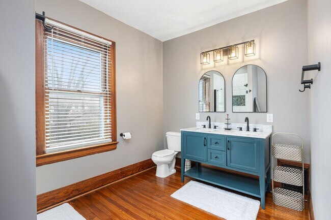 Building Photo - Serenity Living