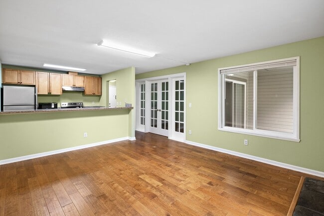 Building Photo - Ground floor 1 bed + bonus room in prime B...