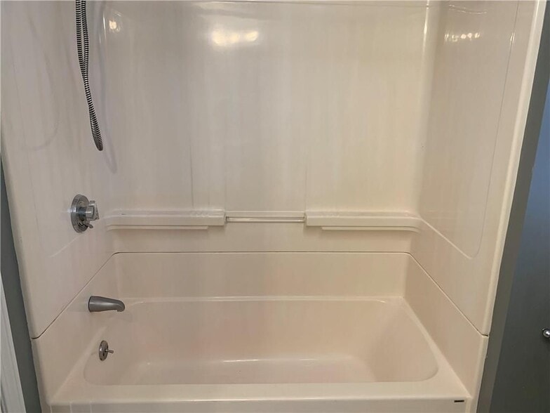 Building Photo - 59 Hartford Pike