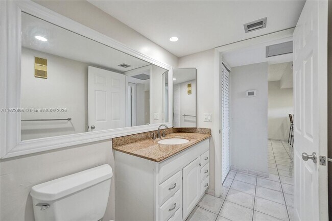 Building Photo - 1502 Whitehall Dr