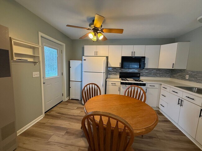 Building Photo - 5093 M-37