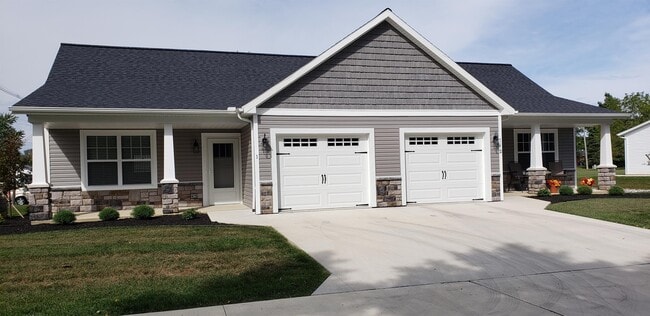 Primary Photo - 512 Dearbaugh Ave