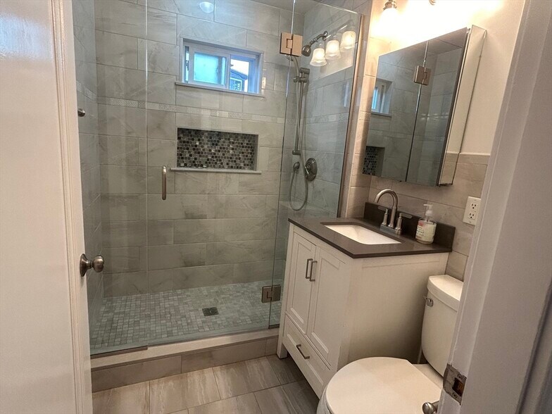 Building Photo - 23 Webster St