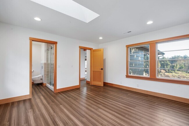 Building Photo - Lake Oswego Four Bedroom Home with View of...