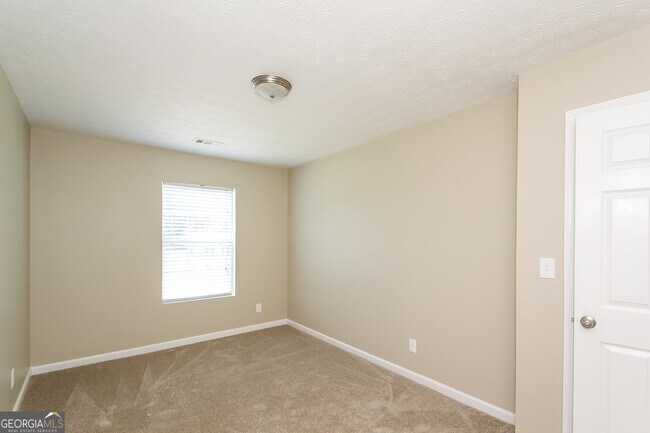 Building Photo - 6661 Rebecca Lou Ln