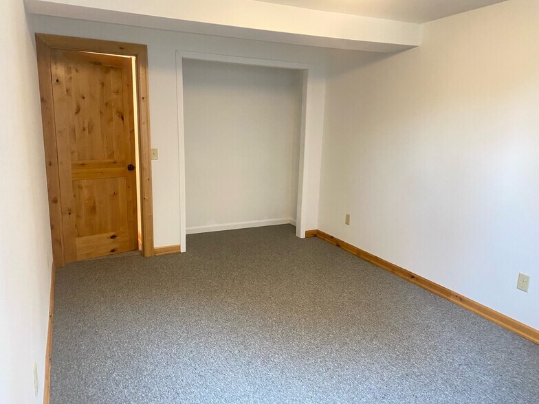 Bedroom - 3260 Starr St