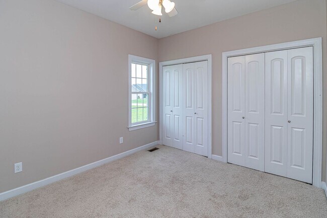 Building Photo - 109 Willow Pond Dr