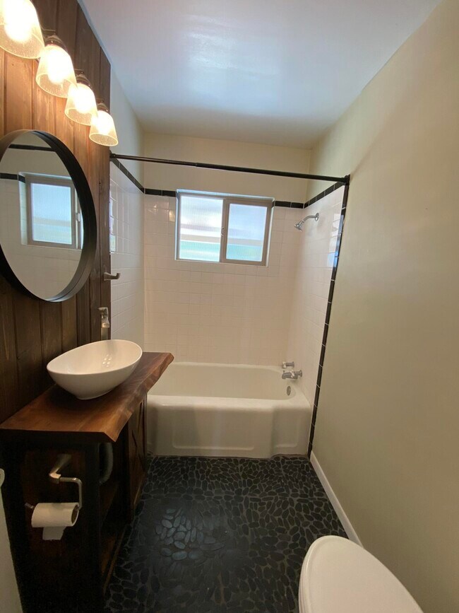 Building Photo - 4614 Idlewilde Ln SE