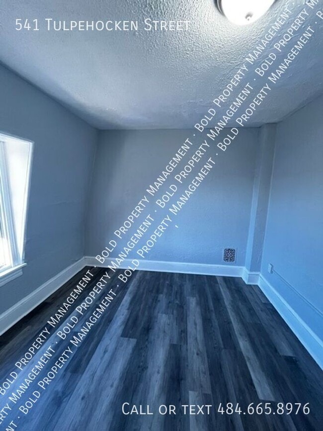 Building Photo - 541 Tulpehocken St