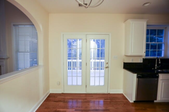 Building Photo - 2124 Sablewood Dr