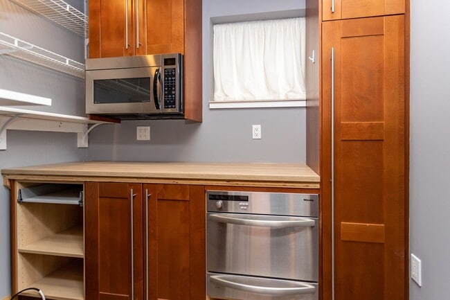 Building Photo - Charming 3-Bed, 2-Bath Home in Manitou Spr...