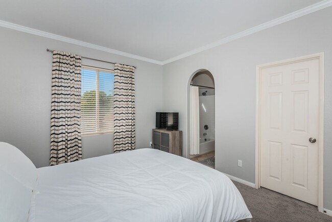 Building Photo - Beautifully Furnished Carlsbad Rental Near...